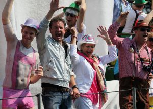 12-08-2012 SHOWBIZZ; GAY PRIDE DOOR AMSTERDAMSE GRACHTEN  WEER DAVEREND SUCCES.
foto: Albert den Iseger