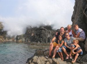 06-08-2014 SHOWBIZZ: DE BAUERS OP VAKANTIE, GROETJES VANAF ARUBA. Frans-Mariska-Christiaan-Jan-Frans Jr. en Lucas Bauer groeten U vanaf ARUBA.
foto: Albert den Iseger