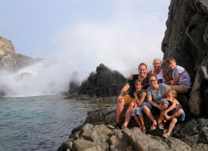 06-08-2014 SHOWBIZZ: DE BAUERS OP VAKANTIE, GROETJES VANAF ARUBA. Frans-Mariska-Christiaan-Jan-Frans Jr. en Lucas Bauer groeten U vanaf ARUBA.
foto: Albert den Iseger