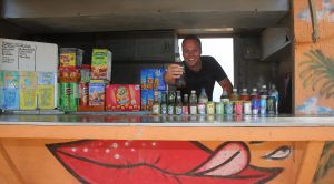 06-08-2014 SHOWBIZZ: DE BAUERS OP VAKANTIE, GROETJES VANAF ARUBA. Frans-Mariska-Christiaan-Jan-Frans Jr. en Lucas Bauer groeten U vanaf ARUBA.
foto: Albert den Iseger