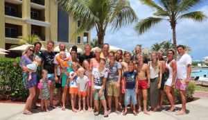 06-08-2014 SHOWBIZZ: DE BAUERS OP VAKANTIE, GROETJES VANAF ARUBA. Frans-Mariska-Christiaan-Jan-Frans Jr. en Lucas Bauer groeten U vanaf ARUBA.
foto: Albert den Iseger