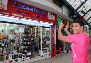 23-08-2014 SHOWBIZZ; JAN SMIT HEEFT AL PLATINA MET NIEUW ALBUM. 