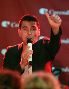 23-08-2014 SHOWBIZZ; JAN SMIT HEEFT AL PLATINA MET NIEUW ALBUM. 