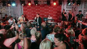 23-08-2014 SHOWBIZZ; JAN SMIT HEEFT AL PLATINA MET NIEUW ALBUM. 