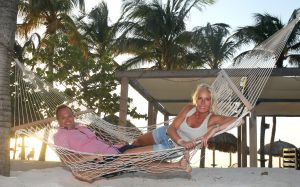 06-08-2014 SHOWBIZZ: DE BAUERS OP VAKANTIE, GROETJES VANAF ARUBA. Frans-Mariska-Christiaan-Jan-Frans Jr. en Lucas Bauer groeten U vanaf ARUBA.
foto: Albert den Iseger
