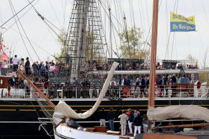 20-08-2025:LAATSTE NIEUWS;Aankomst schepen op weg naar Amsterdam.Mooi weer veel publiek en duizenden kleine schepen allemaal op weg naar het IJ Amsterdam.
foto: Albert den Iseger.