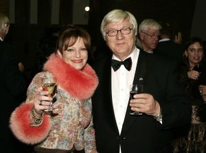 02-12-2005 POLITIEK: TJERK WESTERTERP VIERT ZIJN VERJAARDAG HIJ WORD VANDAAG 75 JAAR. In besloten kring vierde Tjerk zijn 75 ste  verjaardag in Breda, vrienden en familie waren welkom bij een zeer verrassend optreden van een groot orkest in een kerk waar Tjerk ook een nummer dirigeerde.
foto: Albert den Iseger.