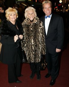 14-12-2005 SHOWBIZZ; PREMIERE VAN FILM KING KONG IN TUSCHINSKI AMSTERDAM. De opkomst van bekend Nederland was voor zo\'n grote film toch terleurstellend te noemen.
foto: Albert den Iseger.
