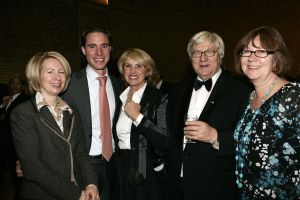 02-12-2005 POLITIEK: TJERK WESTERTERP VIERT ZIJN VERJAARDAG HIJ WORD VANDAAG 75 JAAR. In besloten kring vierde Tjerk zijn 75 ste  verjaardag in Breda, vrienden en familie waren welkom bij een zeer verrassend optreden van een groot orkest in een kerk waar Tjerk ook een nummer dirigeerde.
foto: Albert den Iseger.