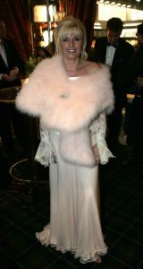 10-12-2005 AKTUEEL: MILJONAIR FAIR 2005 AMSTERDAM. Event for the luxury lifestyle. Het gala feest van kijken en bekeken worden, vele rijke bekenden komen dagelijks naar deze beurs om tegenieten van de meest exclusieve collecties van autos jachten wijnen hobbys sieraden resorts en make up. 
foto: Albert den Iseger.