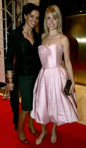 28-11-2005 SHOWBIZZ: BEAU MONDE AWARDS UITGEREIKT IN HILTON HOTEL AMSTERDAM. De jaarlijkse Beau Monde Awards zijn weer uitgereikt. Sylvana Simons, Tooske Ragas, Inge de Bruin en Ellemieke Vermolen gingen naar huis met een prachtige bokaal. Vele bekenden van de Beau Monde waren naar het Hilton gekomen om te kijken en vooral om bekeken te worden. Al met al weer een groots feest waar tout glamour Nederland anwezig was. 
foto: Albert den Iseger.