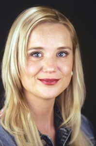 08-12-2005 SHOWBIZZ: GEWICHTSCONSULENTE SONJA BAKKER DRUK BEZIG MET HAAR 2de BOEK. Sonja reist volgende week af naar Frankrijk om haar volledig te kunnen concentreren op haar 2de boek. Het eerste boek was een grandioos succes, meer dan 50000 waren binnen no time uitverkocht. Inmiddels is men bezig met de 4de druk. Sonja hoopt in de lente haar nieuwe boek te kunnen presenteren. 
foto: Albert den Iseger