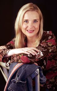 08-12-2005 SHOWBIZZ: GEWICHTSCONSULENTE SONJA BAKKER DRUK BEZIG MET HAAR 2de BOEK. Sonja reist volgende week af naar Frankrijk om haar volledig te kunnen concentreren op haar 2de boek. Het eerste boek was een grandioos succes, meer dan 50000 waren binnen no time uitverkocht. Inmiddels is men bezig met de 4de druk. Sonja hoopt in de lente haar nieuwe boek te kunnen presenteren. 
foto: Albert den Iseger