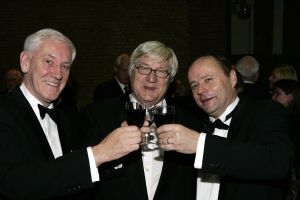 02-12-2005 POLITIEK: TJERK WESTERTERP VIERT ZIJN VERJAARDAG HIJ WORD VANDAAG 75 JAAR. In besloten kring vierde Tjerk zijn 75 ste  verjaardag in Breda, vrienden en familie waren welkom bij een zeer verrassend optreden van een groot orkest in een kerk waar Tjerk ook een nummer dirigeerde.
foto: Albert den Iseger.