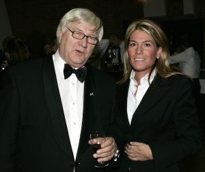 02-12-2005 POLITIEK: TJERK WESTERTERP VIERT ZIJN VERJAARDAG HIJ WORD VANDAAG 75 JAAR. In besloten kring vierde Tjerk zijn 75 ste  verjaardag in Breda, vrienden en familie waren welkom bij een zeer verrassend optreden van een groot orkest in een kerk waar Tjerk ook een nummer dirigeerde.
foto: Albert den Iseger.