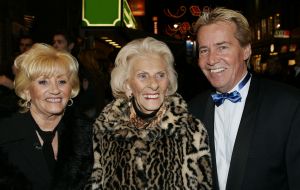 14-12-2005 SHOWBIZZ; PREMIERE VAN FILM KING KONG IN TUSCHINSKI AMSTERDAM. De opkomst van bekend Nederland was voor zo\'n grote film toch terleurstellend te noemen.
foto: Albert den Iseger.