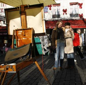 22-12-2006 SHOWBIZZ: HUWELIJKSREIS VAN HANS EN SOFIE KRAAIJ NAAR PARIJS.
Een romantische huwelijks reis van Hans en Sofie naar lichtstad Parijs.
foto: Albert den Iseger.