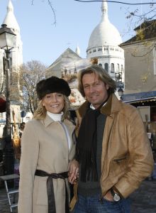 22-12-2006 SHOWBIZZ: HUWELIJKSREIS VAN HANS EN SOFIE KRAAIJ NAAR PARIJS.
Een romantische huwelijks reis van Hans en Sofie naar lichtstad Parijs.
foto: Albert den Iseger.