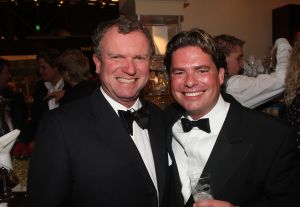 06-12-2007 SHOWBIZZ; MILJONAIRSFAIR IN DE RAI AMSTERDAM WEER GROOT SUCCES.
Op de VIP avond waren maar liefst 6500 gasten komen opdraven, de een in een nog mooiere creatie dan de ander. Vele bekenden uit Politiek Nederland, Showbizz en Theater waren weer aanwezig op deze overheerlijke party van Glamour en glitter.
Foto: Albert den Iseger.