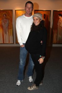 14-12-2007 SHOWBIZZ; DE LAATSTE LOODJES WEGEN HET ZWAARST VOOR FAJAH LAURENS. Ze is al 4 dagen over tijd dus lang zal het niet meer duren voor dat de geboorte van hun eerste kind samen een feit is voor Fajah en haar vriend Daniel.
foto: Albert den Iseger.