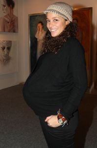 14-12-2007 SHOWBIZZ; DE LAATSTE LOODJES WEGEN HET ZWAARST VOOR FAJAH LAURENS. Ze is al 4 dagen over tijd dus lang zal het niet meer duren voor dat de geboorte van hun eerste kind samen een feit is voor Fajah en haar vriend Daniel.
foto: Albert den Iseger.