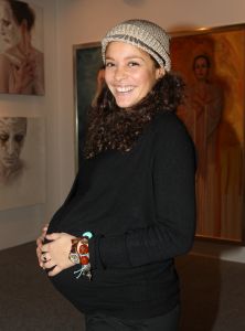 


20-12-2007 SHOWBIZZ; FAJAH LAURENS EN PARTNER DANIEL HEBBEN SAMEN EEN ZOON GEKREGEN.Fajah en haar partner Daniel  hebben samen een zoon gekregen met de naam Shai. Het was een zeer zware bevalling zo vertelde Fajah mij aan de telefoon maar alles is goed en het is een pracht van een zoon geworden. Fajah had uit een vorige relatie al een dochter Irem. Binnenkort op deze site foto-s van Daniel-Fajah-Irem en hun gezamelijke zoon Shai.
foto: Albert den Iseger
