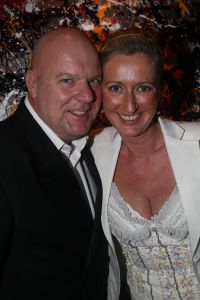 06-12-2007 SHOWBIZZ; MILJONAIRSFAIR IN DE RAI AMSTERDAM WEER GROOT SUCCES.
Op de VIP avond waren maar liefst 6500 gasten komen opdraven, de een in een nog mooiere creatie dan de ander. Vele bekenden uit Politiek Nederland, Showbizz en Theater waren weer aanwezig op deze overheerlijke party van Glamour en glitter.
Foto: Albert den Iseger.