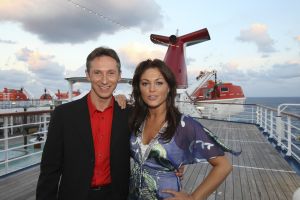 05-12-2007 SHOWBIZZ; ALLE FANS AAN DEK BIJ DE GROOTSTE FAMILIE VAN NEDERLAND. De Tros bracht 800 familieleden naar het Caribische gebied en nam daar oa. op een Cruise boot een pracht van een muziekprogramma op dat 14 december a.s. wordt uitgezonden. Vele Nederlandese en Belgische artiesten waren aanwezig zoals Wolter Kroes_ Marianne Weber_Helmut Lotti_Belle Perez_Jan Keizer met dochter Nellie _Monique Smit_Thomas Berge_Corry Konings en nog vele anderen. Het wordt 14 December bijna 2 uur lang smullen van de mooiste beelden en muziek  uit het Caribische gebied.
foto: Albert den Iseger