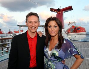 05-12-2007 SHOWBIZZ; ALLE FANS AAN DEK BIJ DE GROOTSTE FAMILIE VAN NEDERLAND. De Tros bracht 800 familieleden naar het Caribische gebied en nam daar oa. op een Cruise boot een pracht van een muziekprogramma op dat 14 december a.s. wordt uitgezonden. Vele Nederlandese en Belgische artiesten waren aanwezig zoals Wolter Kroes_ Marianne Weber_Helmut Lotti_Belle Perez_Jan Keizer met dochter Nellie _Monique Smit_Thomas Berge_Corry Konings en nog vele anderen. Het wordt 14 December bijna 2 uur lang smullen van de mooiste beelden en muziek uit het Caribische gebied.
foto: Albert den Iseger