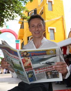 05-12-2007 SHOWBIZZ; ALLE FANS AAN DEK BIJ DE GROOTSTE FAMILIE VAN NEDERLAND. De Tros bracht 800 familieleden naar het Caribische gebied en nam daar oa. op een Cruise boot een pracht van een muziekprogramma op dat 14 december a.s. wordt uitgezonden. Vele Nederlandese en Belgische artiesten waren aanwezig zoals Wolter Kroes_ Marianne Weber_Helmut Lotti_Belle Perez_Jan Keizer met dochter Nellie _Monique Smit_Thomas Berge_Corry Konings en nog vele anderen. Het wordt 14 December bijna 2 uur lang smullen van de mooiste beelden en muziek uit het Caribische gebied.
foto: Albert den Iseger