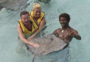 05-12-2007 SHOWBIZZ; ALLE FANS AAN DEK BIJ DE GROOTSTE FAMILIE VAN NEDERLAND. De Tros bracht 800 familieleden naar het Caribische gebied en nam daar oa. op een Cruise boot een pracht van een muziekprogramma op dat 14 december a.s. wordt uitgezonden. Vele Nederlandese en Belgische artiesten waren aanwezig zoals Wolter Kroes_ Marianne Weber_Helmut Lotti_Belle Perez_Jan Keizer met dochter Nellie _Monique Smit_Thomas Berge_Corry Konings en nog vele anderen. Het wordt 14 December bijna 2 uur lang smullen van de mooiste beelden en muziek  uit het Caribische gebied.
foto: Albert den Iseger