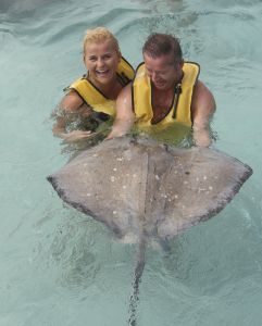 05-12-2007 SHOWBIZZ; ALLE FANS AAN DEK BIJ DE GROOTSTE FAMILIE VAN NEDERLAND. De Tros bracht 800 familieleden naar het Caribische gebied en nam daar oa. op een Cruise boot een pracht van een muziekprogramma op dat 14 december a.s. wordt uitgezonden. Vele Nederlandese en Belgische artiesten waren aanwezig zoals Wolter Kroes_ Marianne Weber_Helmut Lotti_Belle Perez_Jan Keizer met dochter Nellie _Monique Smit_Thomas Berge_Corry Konings en nog vele anderen. Het wordt 14 December bijna 2 uur lang smullen van de mooiste beelden en muziek  uit het Caribische gebied.
foto: Albert den Iseger