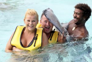 05-12-2007 SHOWBIZZ; ALLE FANS AAN DEK BIJ DE GROOTSTE FAMILIE VAN NEDERLAND. De Tros bracht 800 familieleden naar het Caribische gebied en nam daar oa. op een Cruise boot een pracht van een muziekprogramma op dat 14 december a.s. wordt uitgezonden. Vele Nederlandese en Belgische artiesten waren aanwezig zoals Wolter Kroes_ Marianne Weber_Helmut Lotti_Belle Perez_Jan Keizer met dochter Nellie _Monique Smit_Thomas Berge_Corry Konings en nog vele anderen. Het wordt 14 December bijna 2 uur lang smullen van de mooiste beelden en muziek  uit het Caribische gebied.
foto: Albert den Iseger