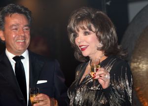 06-12-2007 SHOWBIZZ; MILJONAIRSFAIR IN DE RAI AMSTERDAM WEER GROOT SUCCES.
Op de VIP avond waren maar liefst 6500 gasten komen opdraven, de een in een nog mooiere creatie dan de ander. Vele bekenden uit Politiek Nederland, Showbizz en Theater waren weer aanwezig op deze overheerlijke party van Glamour en glitter.
Foto: Albert den Iseger.
