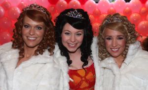 17-12-2007 SHOWBIZZ; K3 EN DE KATTENPRINS IS DE NIEUWSTE FILM VAN KAREN-KRISTEL EN KATHLEEN. Gisteren was het dan zover voor alle kleine prinsessen van Nederland de nieuwste K3 film ging in premiere in het mooiste theater van Nederland Tuschinski.
foto: Albert den Iseger