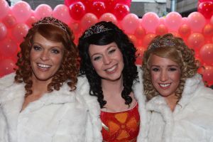 17-12-2007 SHOWBIZZ; K3 EN DE KATTENPRINS IS DE NIEUWSTE FILM VAN KAREN-KRISTEL EN KATHLEEN. Gisteren was het dan zover voor alle kleine prinsessen van Nederland de nieuwste K3 film ging in premiere in het mooiste theater van Nederland Tuschinski.
foto: Albert den Iseger