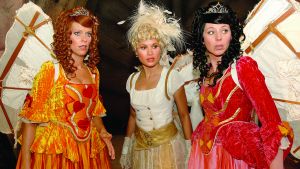 17-12-2007 SHOWBIZZ; K3 EN DE KATTENPRINS IS DE NIEUWSTE FILM VAN KAREN-KRISTEL EN KATHLEEN. Gisteren was het dan zover voor alle kleine prinsessen van Nederland de nieuwste K3 film ging in premiere in het mooiste theater van Nederland Tuschinski.
foto: Albert den Iseger