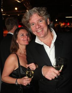 06-12-2007 SHOWBIZZ; MILJONAIRSFAIR IN DE RAI AMSTERDAM WEER GROOT SUCCES. 
Op de VIP avond waren maar liefst 6500 gasten komen opdraven, de een in een nog mooiere creatie dan de ander. Vele bekenden uit Politiek Nederland, Showbizz en Theater waren weer aanwezig op deze overheerlijke party van Glamour en glitter. 
Foto: Albert den Iseger.