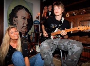 04-07-2007 SHOWBIZZ; PAMMY BOLTINI EN HAAR ZEER MUSICALE ZOON ANGELO.
foto: Albert den Iseger