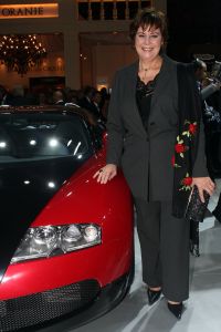 06-12-2007 SHOWBIZZ; MILJONAIRSFAIR IN DE RAI AMSTERDAM WEER GROOT SUCCES.
Op de VIP avond waren maar liefst 6500 gasten komen opdraven, de een in een nog mooiere creatie dan de ander. Vele bekenden uit Politiek Nederland, Showbizz en Theater waren weer aanwezig op deze overheerlijke party van Glamour en glitter.
Foto: Albert den Iseger.