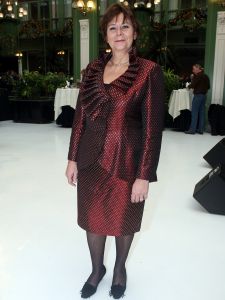 10-12-2007 SHOWBIZZ; DE LAATSTE SOCIETY LUNCH VAN 2007 IN HET KRASNAPOLSKI TE AMSTERDAM. Vele prominenten waren er weer aanwezig op de laatste society lunch van dit jaar. Het was weer een feest zoveel mooie mensen te zien genieten van alle lekkers en van elkaar. Vele bekenden waren weer aanwezig oa. Ben Cramer-Christine Kroonenberg-Esther Oosterhuis-Hans Boskamp-Mariska van Kolck-Pim Smit-Maurice en Danielle Pierot-Rita Verdonk-Vivian Boelen-Barbara Plugge en natuurlijk de gastheer himself Tony Tetro.
foto: Albert den Iseger