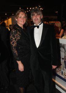 06-12-2007 SHOWBIZZ; MILJONAIRSFAIR IN DE RAI AMSTERDAM WEER GROOT SUCCES.
Op de VIP avond waren maar liefst 6500 gasten komen opdraven, de een in een nog mooiere creatie dan de ander. Vele bekenden uit Politiek Nederland, Showbizz en Theater war06-12-2007 SHOWBIZZ; MILJONAIRSFAIR IN DE RAI AMSTERDAM WEER GROOT SUCCES.
Op de VIP avond waren maar liefst 6500 gasten komen opdraven, de een in een nog mooiere creatie dan de ander. Vele bekenden uit Politiek Nederland, Showbizz en Theater waren weer aanwezig op deze overheerlijke party van Glamour en glitter.
Foto: Albert den Iseger.