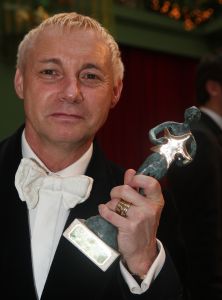 10-12-2007 SHOWBIZZ; DE LAATSTE SOCIETY LUNCH VAN 2007 IN HET KRASNAPOLSKI TE AMSTERDAM. Vele prominenten waren er weer aanwezig op de laatste society lunch van dit jaar. Het was weer een feest zoveel mooie mensen te zien genieten van alle lekkers en van elkaar. Vele bekenden waren weer aanwezig oa. Ben Cramer-Christine Kroonenberg-Esther Oosterhuis-Hans Boskamp-Mariska van Kolck-Pim Smit-Maurice en Danielle Pierot-Rita Verdonk-Vivian Boelen-Barbara Plugge en natuurlijk de gastheer himself Tony Tetro. 
foto: Albert den Iseger