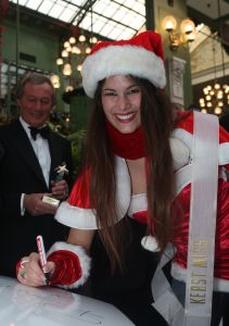 10-12-2007 SHOWBIZZ; DE LAATSTE SOCIETY LUNCH VAN 2007 IN HET KRASNAPOLSKI TE AMSTERDAM. Vele prominenten waren er weer aanwezig op de laatste society lunch van dit jaar. Het was weer een feest zoveel mooie mensen te zien genieten van alle lekkers en van elkaar. Vele bekenden waren weer aanwezig oa. Ben Cramer-Christine Kroonenberg-Esther Oosterhuis-Hans Boskamp-Mariska van Kolck-Pim Smit-Maurice en Danielle Pierot-Rita Verdonk-Vivian Boelen-Barbara Plugge en natuurlijk de gastheer himself Tony Tetro. 
foto: Albert den Iseger