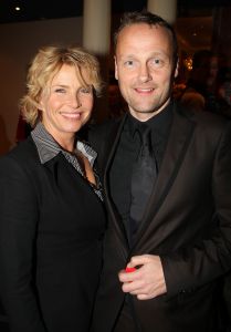 24-12-2008 SHOWBIZZ; CARRE KERST CIRCUS PREMIERE. Het is altijd weer een bijzonder feestje de premiere van het Stardust Kerstcircus in het wereldbekende Carre Theater te Amsterdam. Vele bekende waren weer naar de Amstel toe gekomen oa. Adele Bloemendaal met haar klein kinderen, Anita Witzier met partner Michel en de kids, Belinda Meuldijk met partner Thierry en zoon Yoshi die zich kostelijk vermaakte, de bruiden van Anton Heyboer, Martine Bijl en partner Berend Boudewijn en kleinzoon Bruno die een ware act had in het kerst circus. Het was een heerlijk avondtje top circus met werkelijk top attracties in en om de piste.Een aanrader voor jong en oud.
foto: Albert den Iseger.