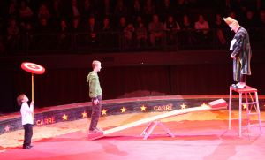 24-12-2008 SHOWBIZZ; CARRE KERST CIRCUS PREMIERE. Het is altijd weer een bijzonder feestje de premiere van het Stardust Kerstcircus in het wereldbekende Carre Theater te Amsterdam. Vele bekende waren weer naar de Amstel toe gekomen oa. Adele Bloemendaal met haar klein kinderen, Anita Witzier met partner Michel en de kids, Belinda Meuldijk met partner Thierry en zoon Yoshi die zich kostelijk vermaakte, de bruiden van Anton Heyboer, Martine Bijl en partner Berend Boudewijn en kleinzoon Bruno die een ware act had in het kerst circus. Het was een heerlijk avondtje top circus met werkelijk top attracties in en om de piste.Een aanrader voor jong en oud.
foto: Albert den Iseger.