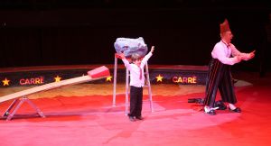 24-12-2008 SHOWBIZZ; CARRE KERST CIRCUS PREMIERE. Het is altijd weer een bijzonder feestje de premiere van het Stardust Kerstcircus in het wereldbekende Carre Theater te Amsterdam. Vele bekende waren weer naar de Amstel toe gekomen oa. Adele Bloemendaal met haar klein kinderen, Anita Witzier met partner Michel en de kids, Belinda Meuldijk met partner Thierry en zoon Yoshi die zich kostelijk vermaakte, de bruiden van Anton Heyboer, Martine Bijl en partner Berend Boudewijn en kleinzoon Bruno die een ware act had in het kerst circus. Het was een heerlijk avondtje top circus met werkelijk top attracties in en om de piste.Een aanrader voor jong en oud.
foto: Albert den Iseger.
