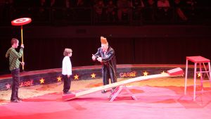 24-12-2008 SHOWBIZZ; CARRE KERST CIRCUS PREMIERE. Het is altijd weer een bijzonder feestje de premiere van het Stardust Kerstcircus in het wereldbekende Carre Theater te Amsterdam. Vele bekende waren weer naar de Amstel toe gekomen oa. Adele Bloemendaal met haar klein kinderen, Anita Witzier met partner Michel en de kids, Belinda Meuldijk met partner Thierry en zoon Yoshi die zich kostelijk vermaakte, de bruiden van Anton Heyboer, Martine Bijl en partner Berend Boudewijn en kleinzoon Bruno die een ware act had in het kerst circus. Het was een heerlijk avondtje top circus met werkelijk top attracties in en om de piste.Een aanrader voor jong en oud.
foto: Albert den Iseger.