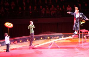 24-12-2008 SHOWBIZZ; CARRE KERST CIRCUS PREMIERE. Het is altijd weer een bijzonder feestje de premiere van het Stardust Kerstcircus in het wereldbekende Carre Theater te Amsterdam. Vele bekende waren weer naar de Amstel toe gekomen oa. Adele Bloemendaal met haar klein kinderen, Anita Witzier met partner Michel en de kids, Belinda Meuldijk met partner Thierry en zoon Yoshi die zich kostelijk vermaakte, de bruiden van Anton Heyboer, Martine Bijl en partner Berend Boudewijn en kleinzoon Bruno die een ware act had in het kerst circus. Het was een heerlijk avondtje top circus met werkelijk top attracties in en om de piste.Een aanrader voor jong en oud.
foto: Albert den Iseger.