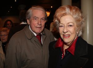 24-12-2008 SHOWBIZZ; CARRE KERST CIRCUS PREMIERE. Het is altijd weer een bijzonder feestje de premiere van het Stardust Kerstcircus in het wereldbekende Carre Theater te Amsterdam. Vele bekende waren weer naar de Amstel toe gekomen oa. Adele Bloemendaal met haar klein kinderen, Anita Witzier met partner Michel en de kids, Belinda Meuldijk met partner Thierry en zoon Yoshi die zich kostelijk vermaakte, de bruiden van Anton Heyboer, Martine Bijl en partner Berend Boudewijn en kleinzoon Bruno die een ware act had in het kerst circus. Het was een heerlijk avondtje top circus met werkelijk top attracties in en om de piste.Een aanrader voor jong en oud.
foto: Albert den Iseger.